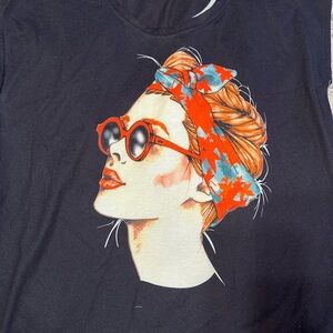 Medium shirt women’s face vintage